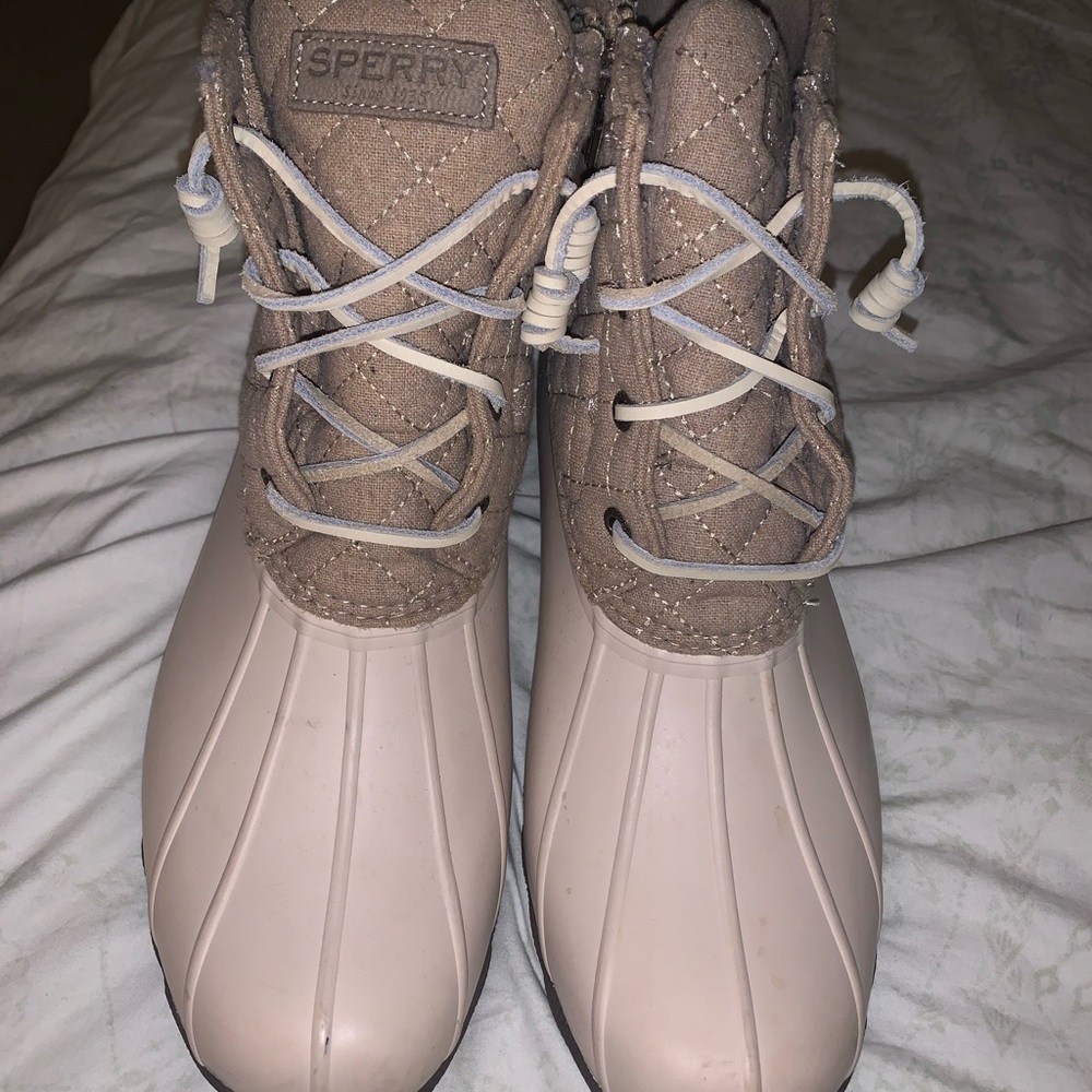 Sperry Quilted Cream Duck boots 10 Womens